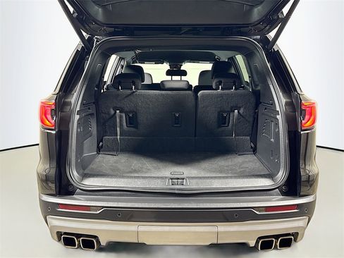 Used 2025 GMC Acadia Elevation image 25