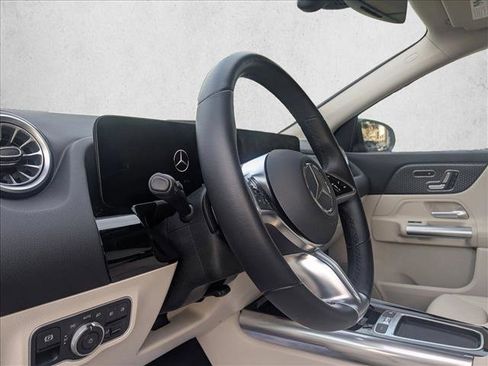 Certified 2025 Mercedes-Benz GLA 250 image 8