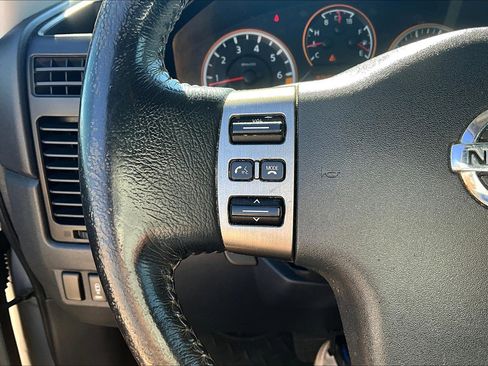 Used 2010 Nissan Titan SE w/ SE Value Truck Pkg image 22
