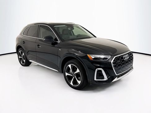 Certified 2025 Audi Q5 2.0T Premium Plus w/ Premium Plus Package AWD/4WD image 3