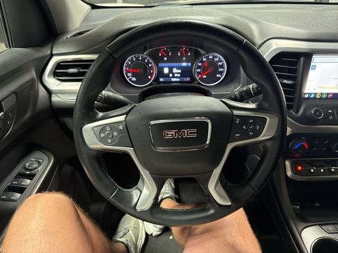 Used 2023 GMC Acadia SLT image 10