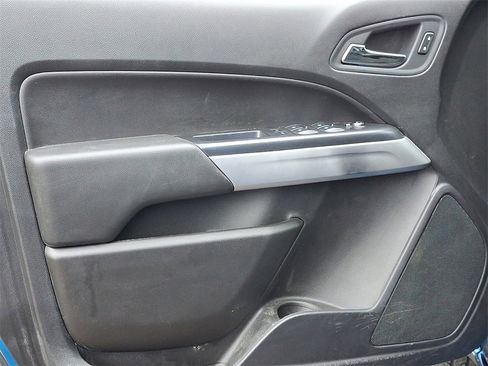 Used 2021 Chevrolet Colorado LT w/ LT Convenience Package image 12