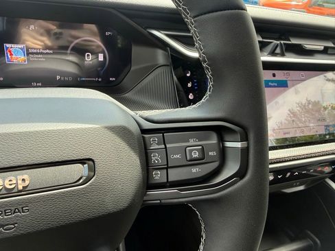 New 2026 Jeep Cherokee Overland w/ Advanced Pro Tech Group AWD/4WD image 20