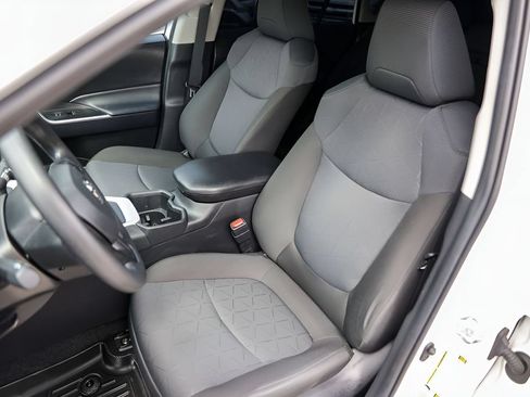Used 2025 Toyota RAV4 XLE FWD image 7