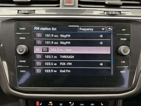 Used 2022 Volkswagen Tiguan SE image 17