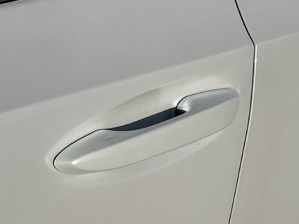 Used 2022 Lexus ES 300h w/ Premium Package FWD image 11
