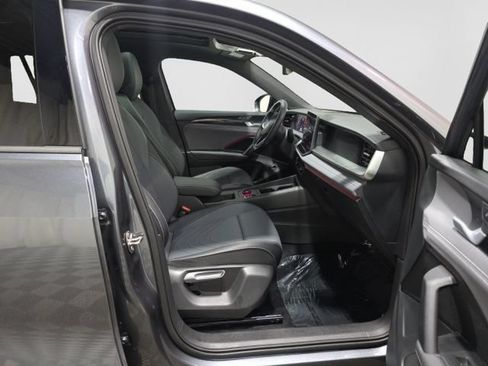 Used 2025 Volkswagen Tiguan SE R-Line AWD/4WD image 34