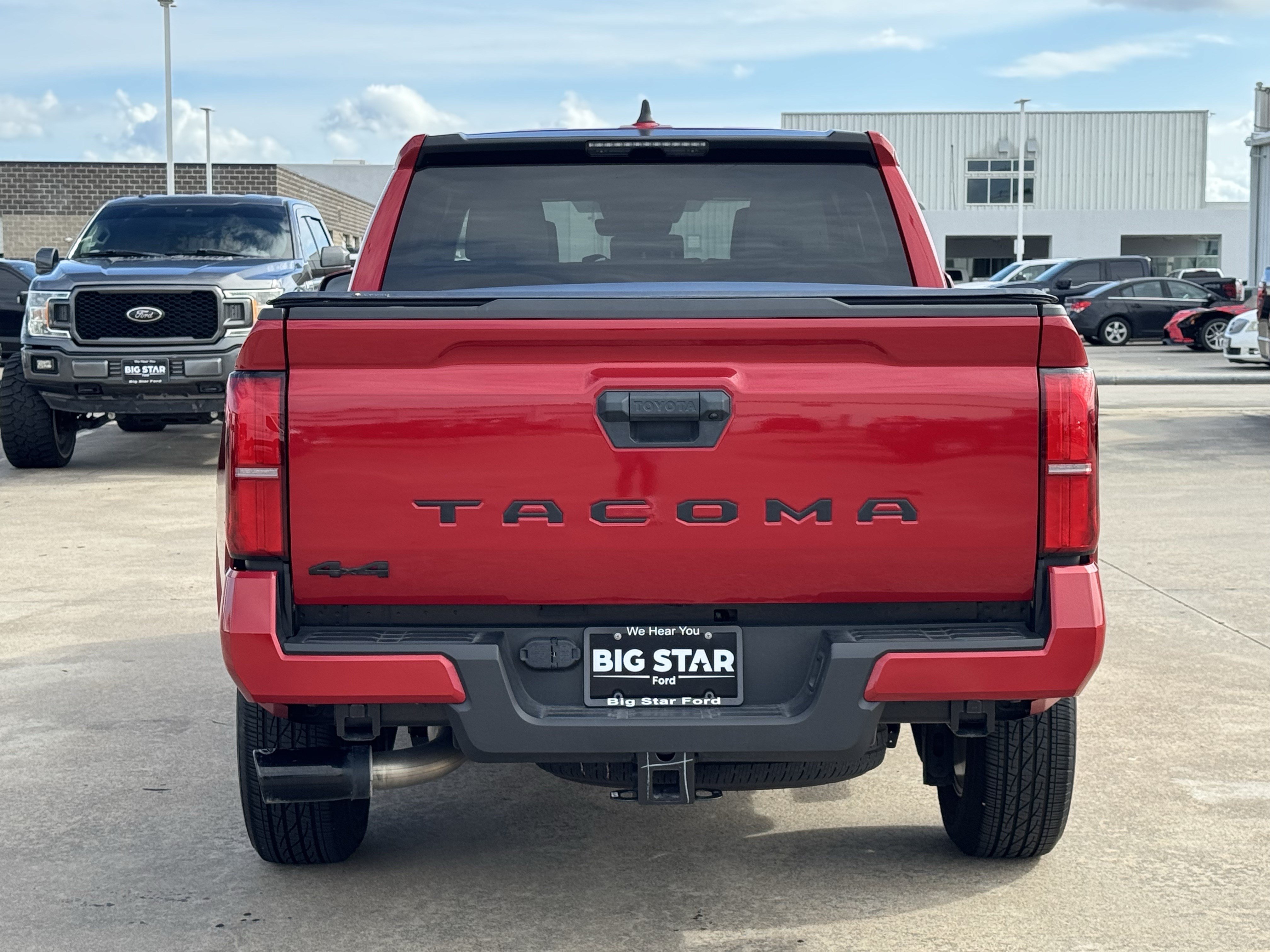 Used 2025 Toyota Tacoma SR5 AWD/4WD image 9