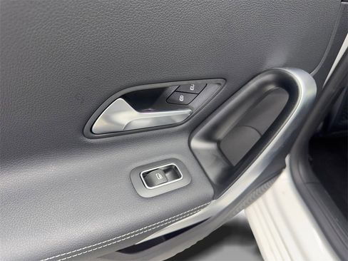 Used 2024 Mercedes-Benz CLA 250 4MATIC image 37