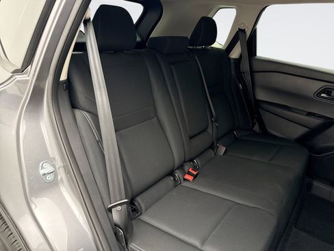 Used 2025 Nissan Rogue S FWD image 17