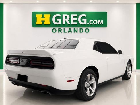 Used 2018 Dodge Challenger SXT RWD image 6
