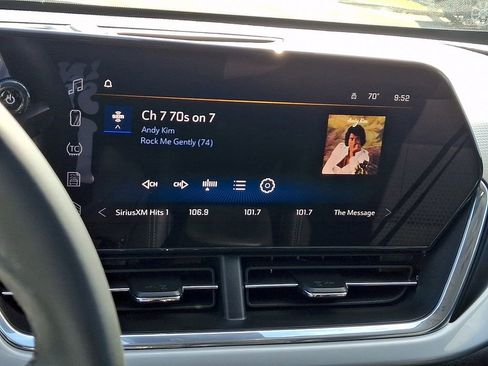 Certified 2024 Chevrolet Trax LT w/ Sunroof Package FWD image 17