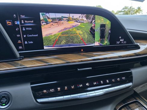 Used 2022 Cadillac Escalade Sport Platinum RWD image 23