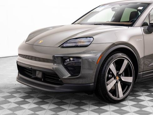 New 2025 Porsche Macan 4S Electric image 37