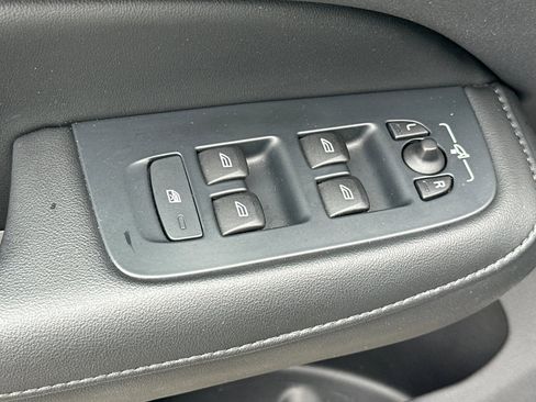 Certified 2025 Volvo S60 B5 Core FWD image 12