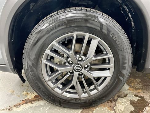 Used 2024 Nissan Rogue S image 26