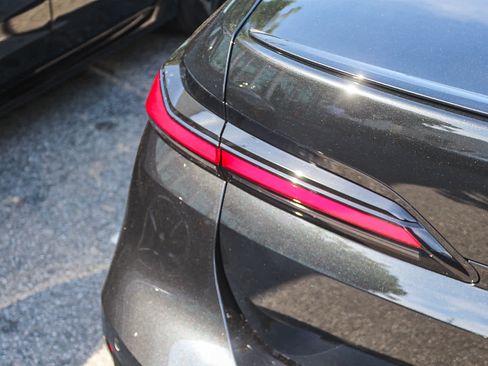 New 2026 BMW 740i image 7