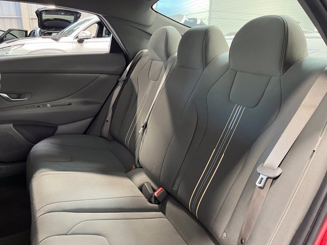 Used 2025 Hyundai Elantra SEL FWD image 18