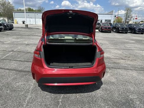 Used 2021 Toyota Corolla LE w/ Carpet Mat Package (TMS) FWD image 21