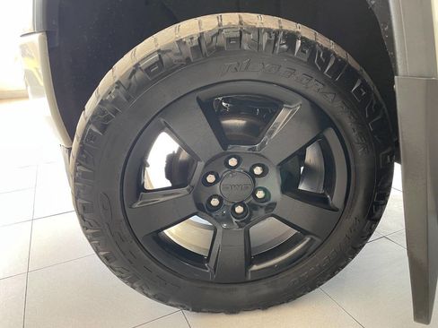 Used 2017 GMC Sierra 1500 SLE image 11