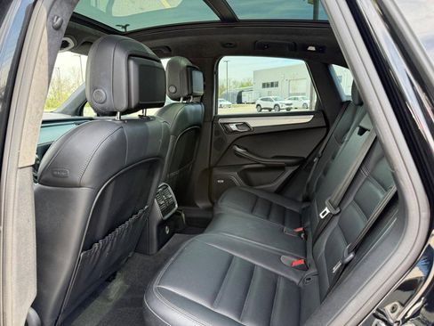 Used 2020 Porsche Macan Turbo AWD/4WD image 11