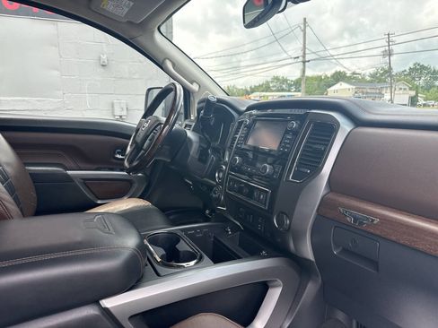 Used 2017 Nissan Titan Platinum Reserve AWD/4WD image 28