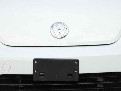 Used 2018 Volkswagen Beetle 2.0T FWD image 27
