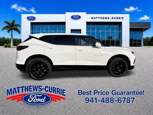 Used 2020 Chevrolet Blazer LT w/ LPO, Black Grille Bar Package FWD image 3