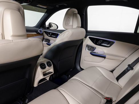 Used 2022 Mercedes-Benz C 300 4MATIC Sedan image 19