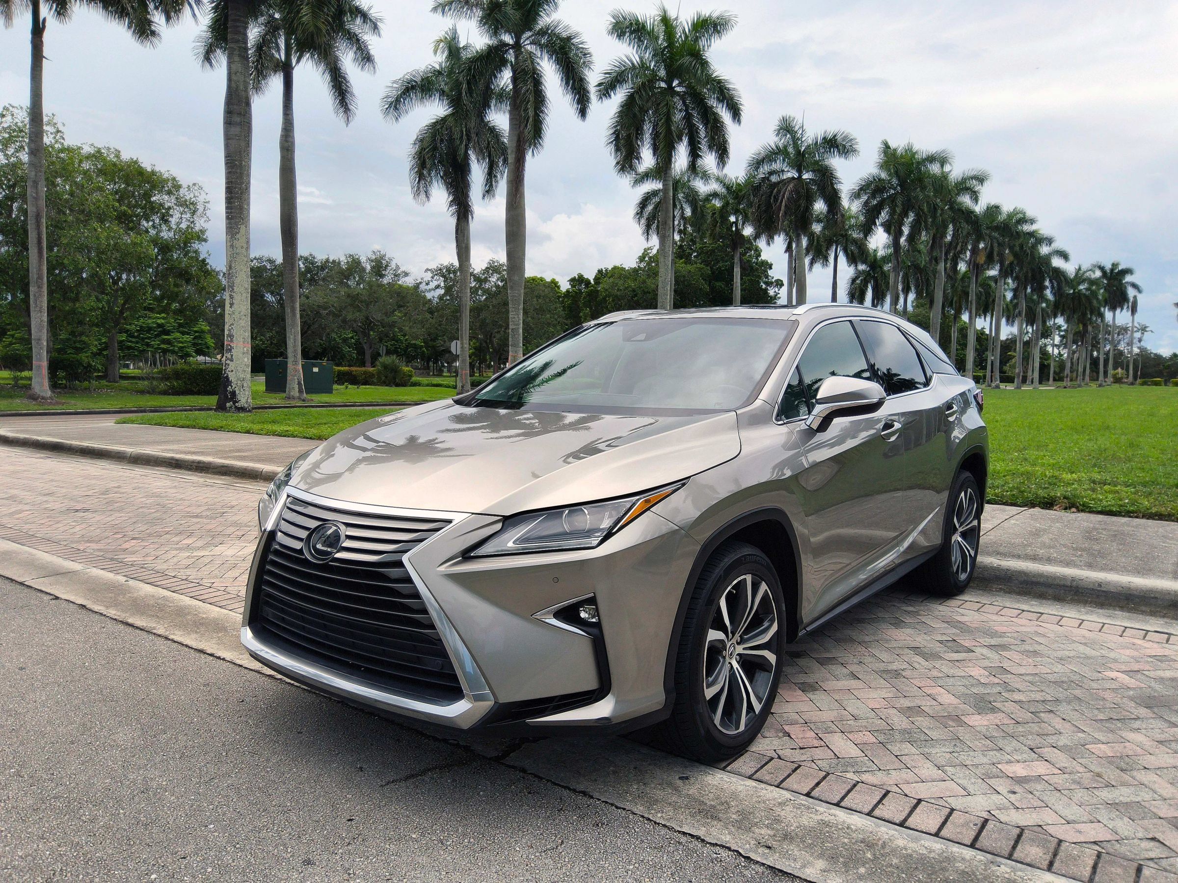 Used 2019 Lexus RX 350 AWD w/ Navigation Package image 3