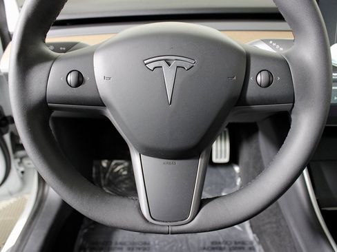 Used 2020 Tesla Model 3 Performance image 21