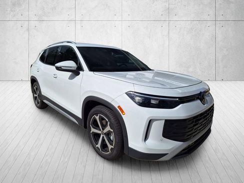 New 2026 Volkswagen Tiguan SE image 7