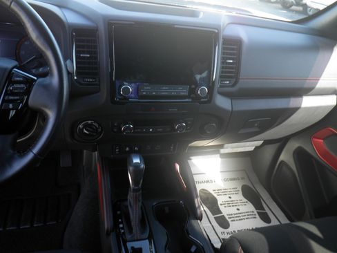 Used 2022 Nissan Frontier PRO-4X image 20