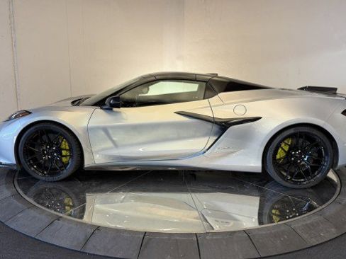 Used 2023 Chevrolet Corvette Z06 w/ Stealth Interior Trim Package image 35