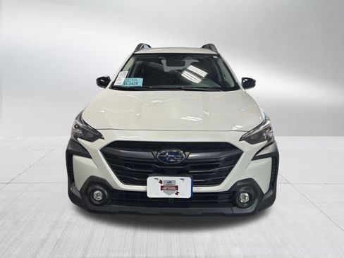 Certified 2025 Subaru Outback Premium AWD/4WD image 2
