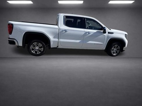 Used 2025 GMC Sierra 1500 SLT RWD image 24