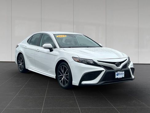Used 2023 Toyota Camry SE FWD image 7