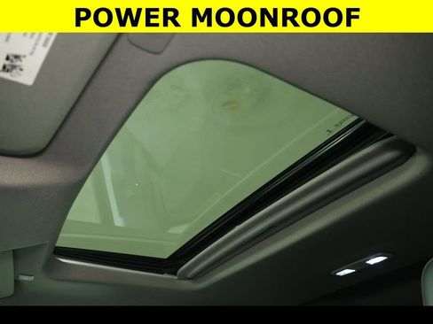 Used 2023 GMC Sierra 1500 SLT w/ SLT Convenience Package image 2