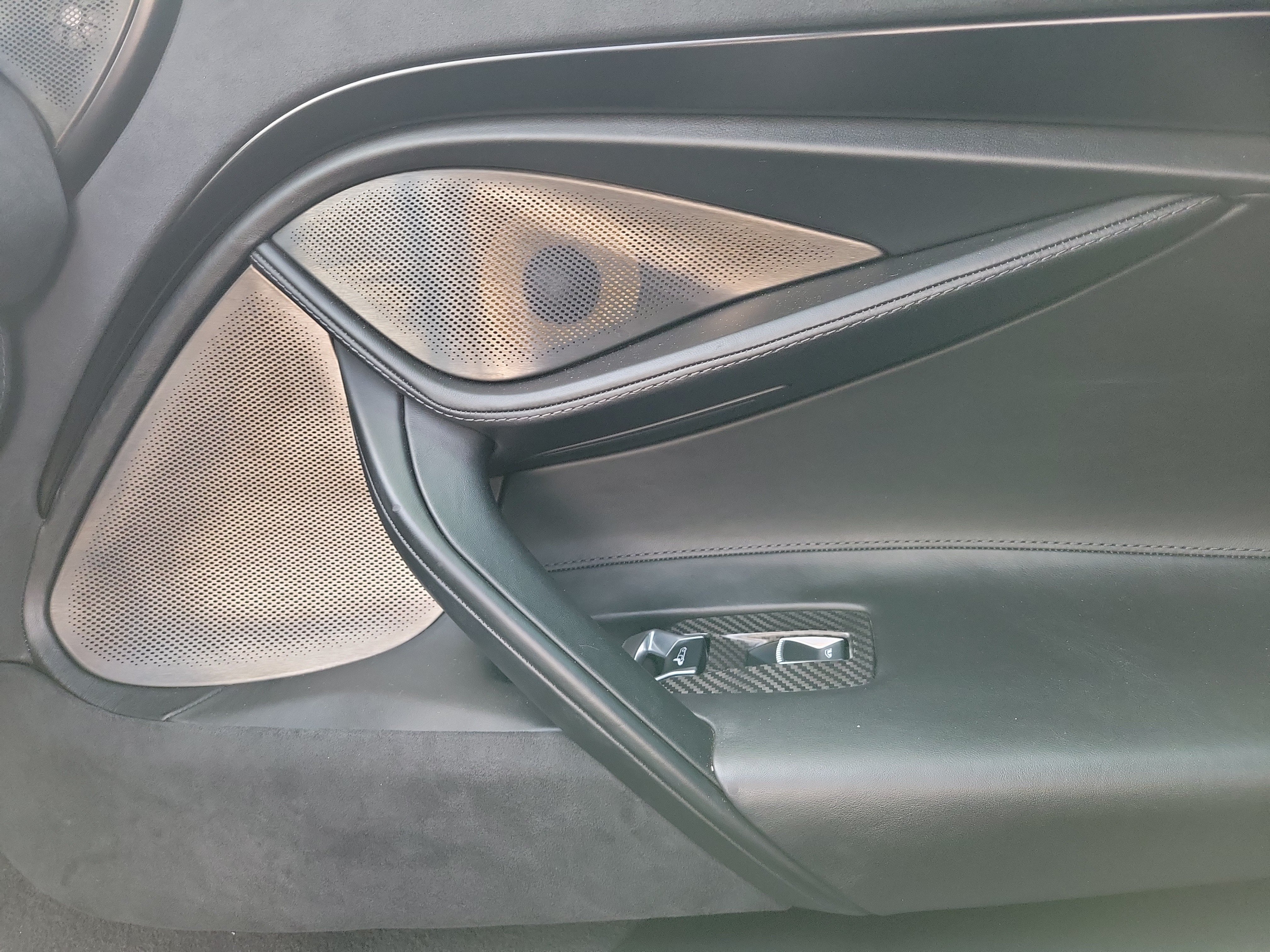 Used 2018 McLaren 720S Luxury RWD image 17