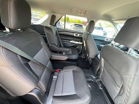 Used 2024 Ford Explorer XLT AWD/4WD image 27