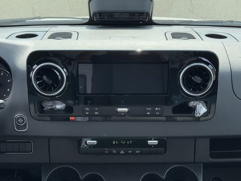 New 2025 Mercedes-Benz Sprinter 2500 image 21