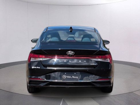 Used 2023 Hyundai Elantra Limited FWD image 4