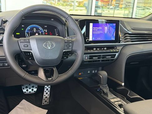Certified 2026 Toyota Camry SE FWD image 32