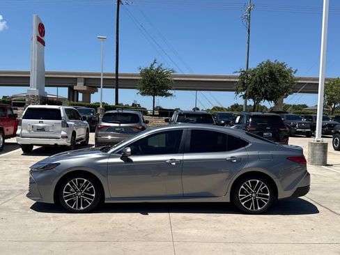 Used 2026 Toyota Camry XLE FWD image 8