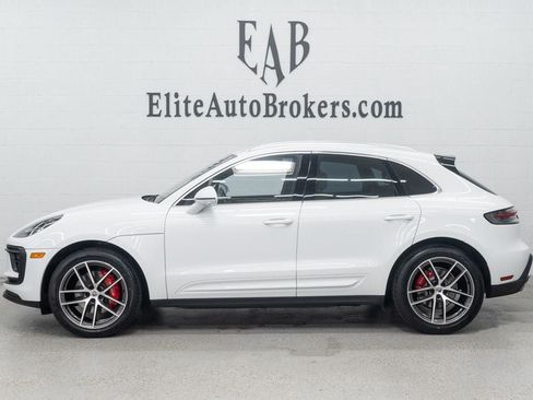 Used 2024 Porsche Macan S AWD/4WD image 2