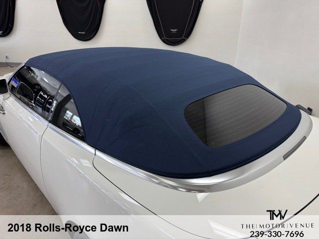 Used 2018 Rolls-Royce Dawn RWD image 4