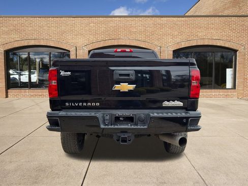 Used 2019 Chevrolet Silverado 3500 High Country w/ Duramax Plus Package image 4