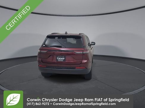 Used 2023 Jeep Grand Cherokee Limited w/ Black Appearance Package AWD/4WD image 13