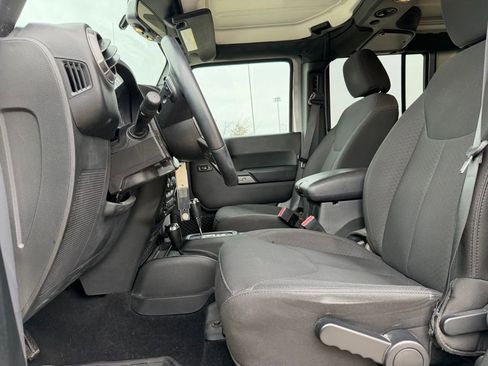 Used 2018 Jeep Wrangler Unlimited Sport S image 15