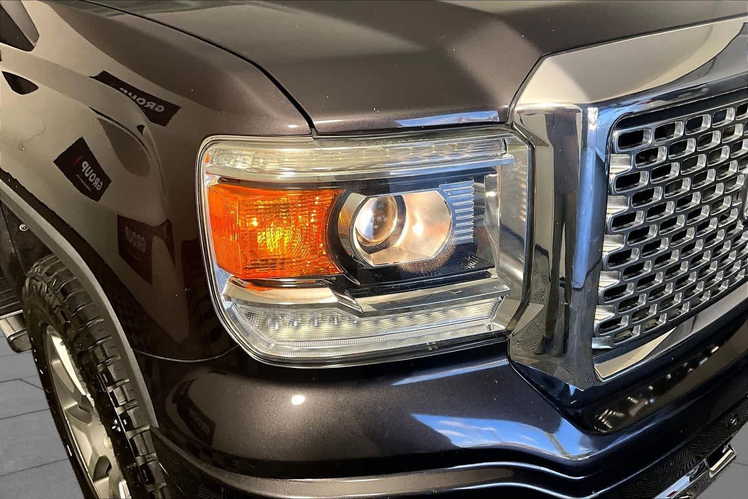 Used 2015 GMC Sierra 1500 Denali AWD/4WD image 26